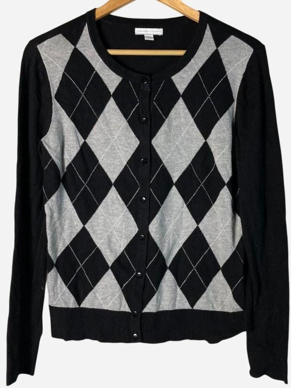 Y2K New York & Company Black and Gray Argyle Button-Front Cardigan